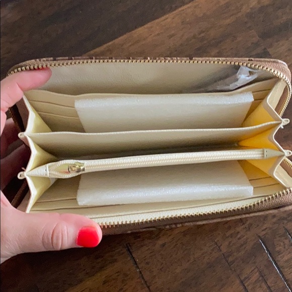 Wallet - Picture 2 of 3